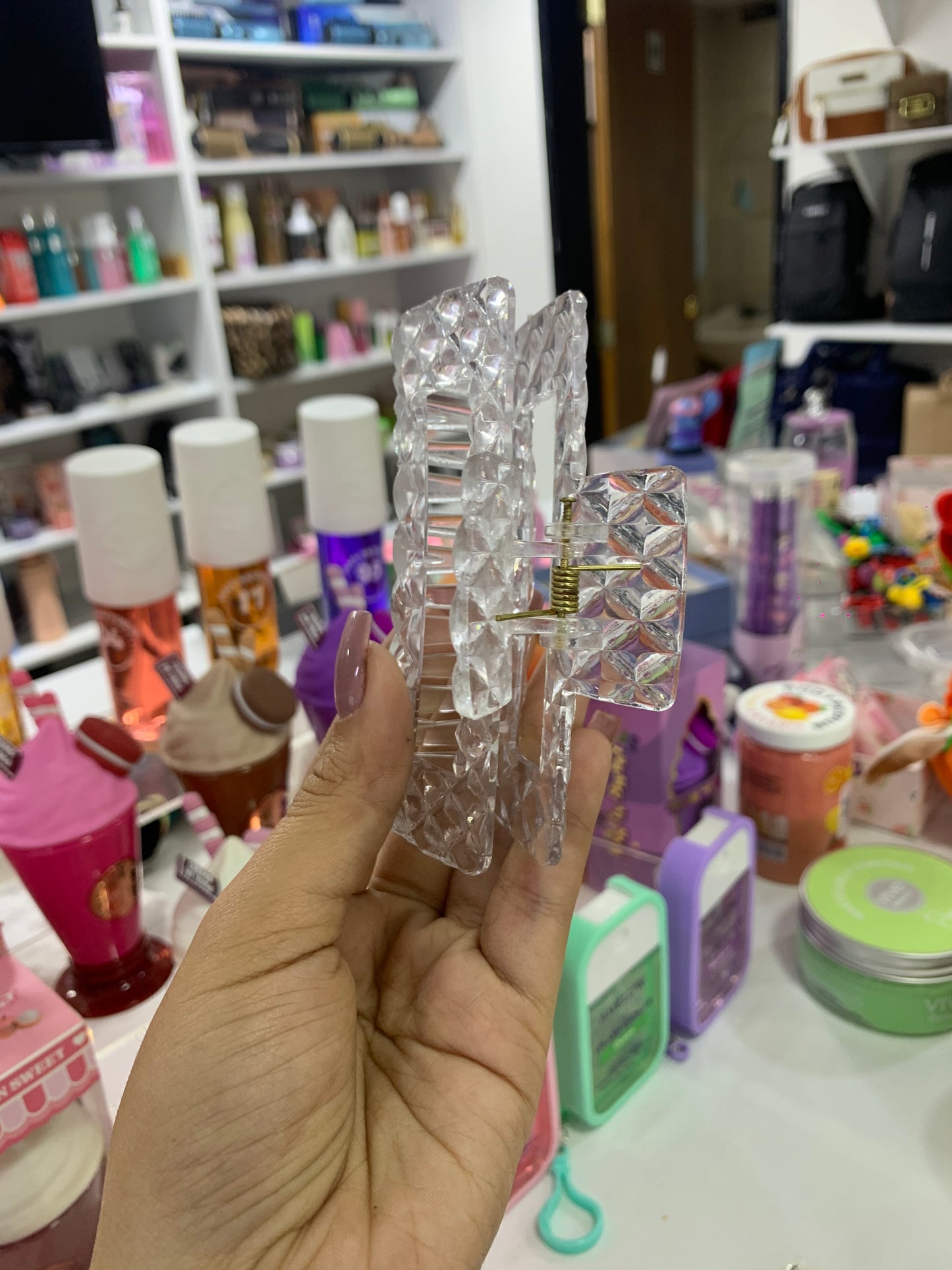 Pinza para el cabello transparente