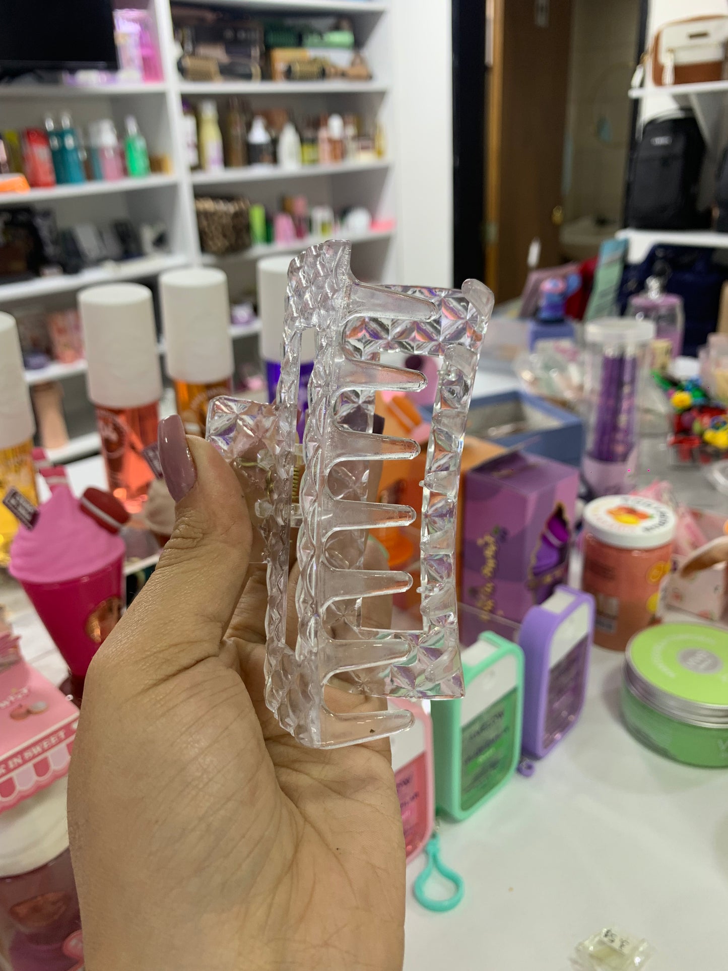 Pinza para el cabello transparente