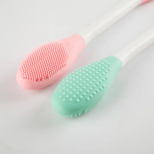 Cepillo 2en1 para exfoliar y aplicar mascarilla